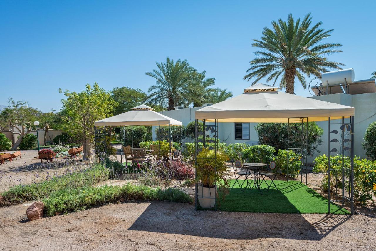 Eilot Kibbutz Country Lodging Eilat Exteriör bild