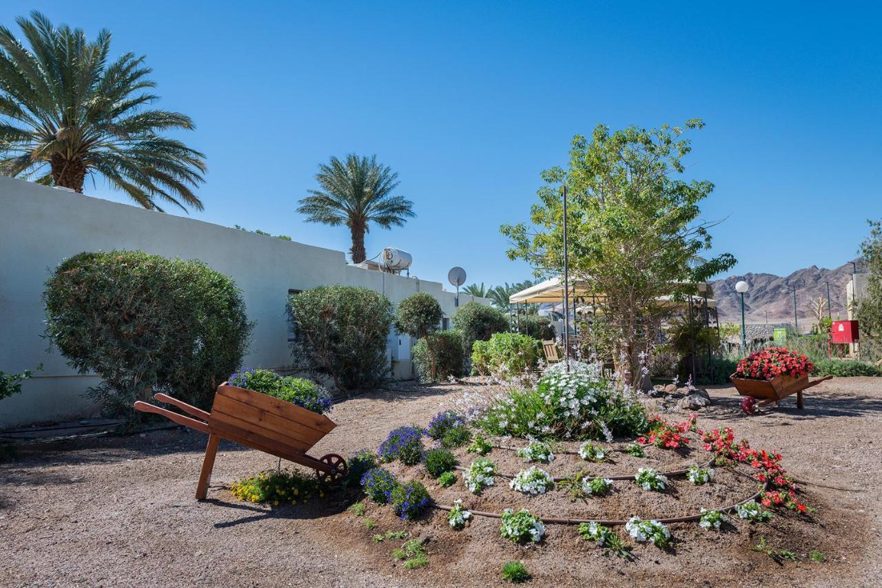 Eilot Kibbutz Country Lodging Eilat Exteriör bild